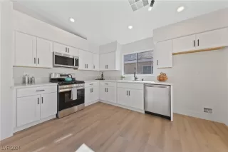 Photo #1: 2638072 Listing 