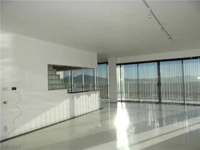 MLS: 2638075 Condo For Sale