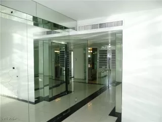 Photo #3: 2638075 Listing 