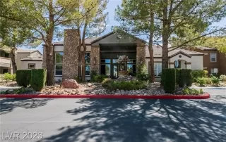 Photo #1: 2638116 Listing 