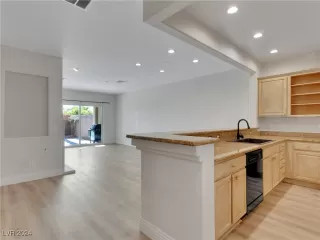 Photo #1: 2638127 Listing 