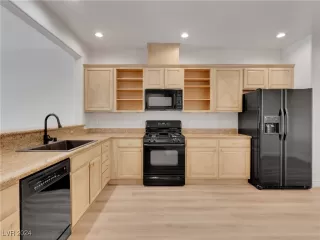 Photo #2: 2638127 Listing 