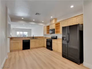 Photo #4: 2638127 Listing 