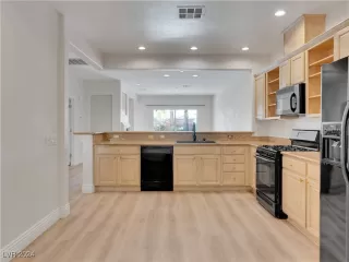 Photo #5: 2638127 Listing 