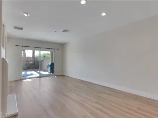 Photo #6: 2638127 Listing 