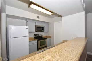 Photo #2: 2638161 Listing 