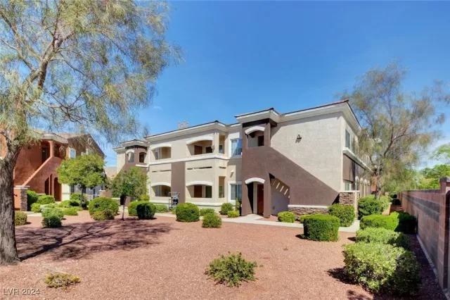 MLS: 2638169 Condo For Sale