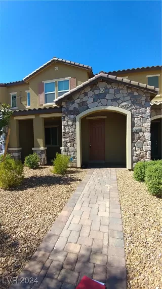 Photo #1: 2638228 Listing 