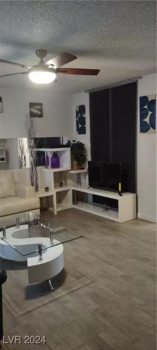 Photo #5: 2638268 Listing