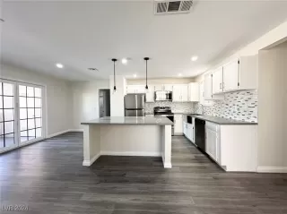Photo #3: 2638284 Listing 