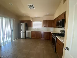 Photo #4: 2638286 Listing 