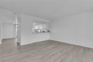 Photo #2: 2638292 Listing 