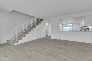 Photo #3: 2638292 Listing 