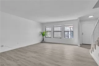 Photo #5: 2638292 Listing 