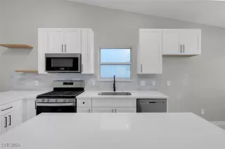 Photo #5: 2638304 Listing