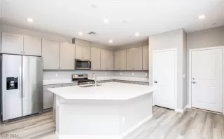 Photo #1: 2638410 Listing 