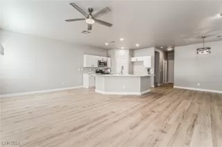 Photo #3: 2638433 Listing 