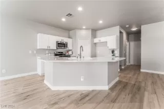 Photo #4: 2638433 Listing 