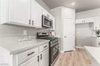 Photo #5: 2638433 Listing 