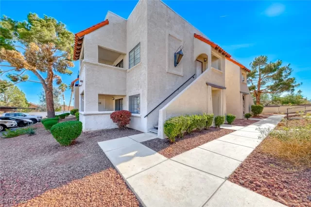 MLS: 2638455 Condo For Sale