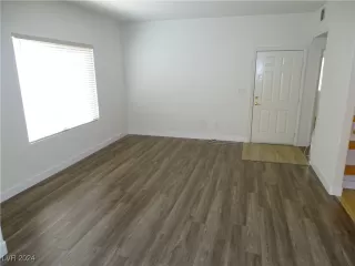 Photo #3: 2638458 Listing