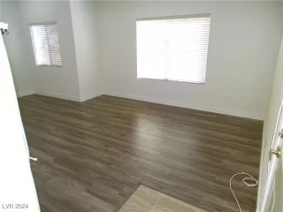 Photo #4: 2638458 Listing