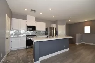 Photo #1: 2638459 Listing 