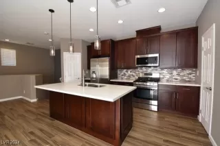 Photo #1: 2638488 Listing 