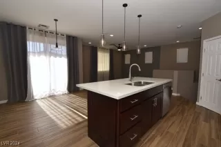 Photo #2: 2638488 Listing 