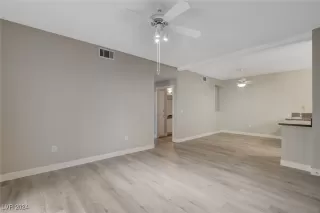 Photo #3: 2638573 Listing 