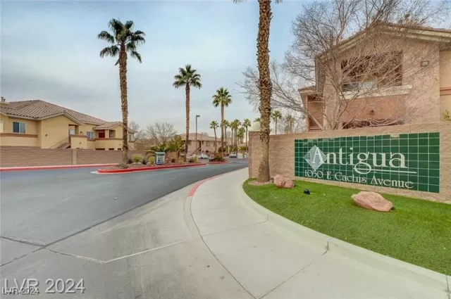 MLS: 2638584 Condo For Sale