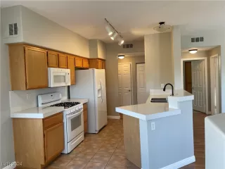 Photo #4: 2638584 Listing 