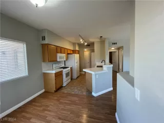 Photo #5: 2638584 Listing 