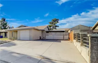 Photo #1: 2638585 Listing 