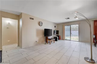 Photo #6: 2638585 Listing 