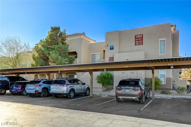 MLS: 2638622 Condo For Sale