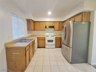 Photo #6: 2638637 Listing 