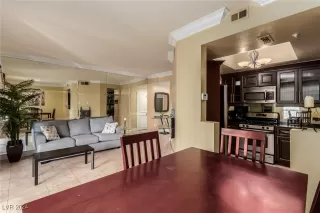 Photo #4: 2638664 Listing