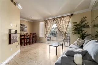 Photo #5: 2638664 Listing