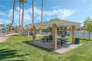 Photo #2: 2638669 Listing 