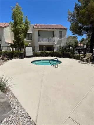 Photo #5: 2638688 Listing 