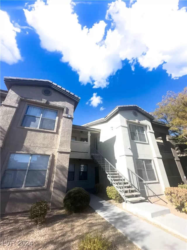 MLS: 2638719 Condo For Sale