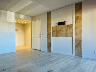 Photo #3: 2638724 Listing 