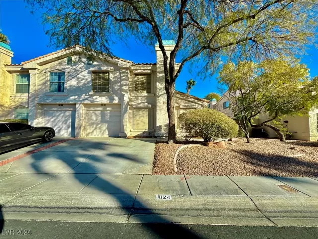 MLS: 2638763 Condo For Sale