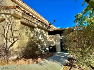 Photo #3: 2638763 Listing