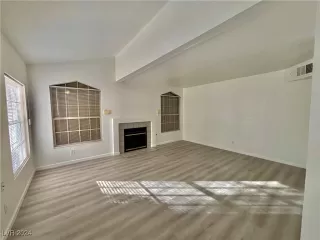 Photo #6: 2638763 Listing