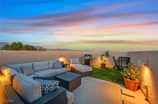 Photo #1: 2638796 Listing