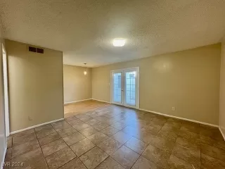 Photo #2: 2638799 Listing 