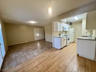 Photo #4: 2638799 Listing 