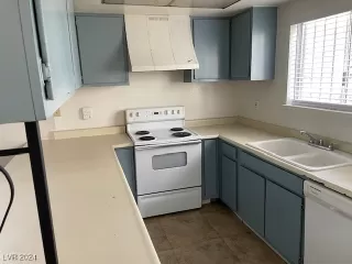 Photo #3: 2638806 Listing